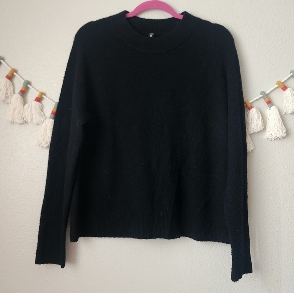 Athleta Sweaters - Athleta Black Knit Extra Fine Merino Wool Crewneck Pullover Top Comfort Casual S